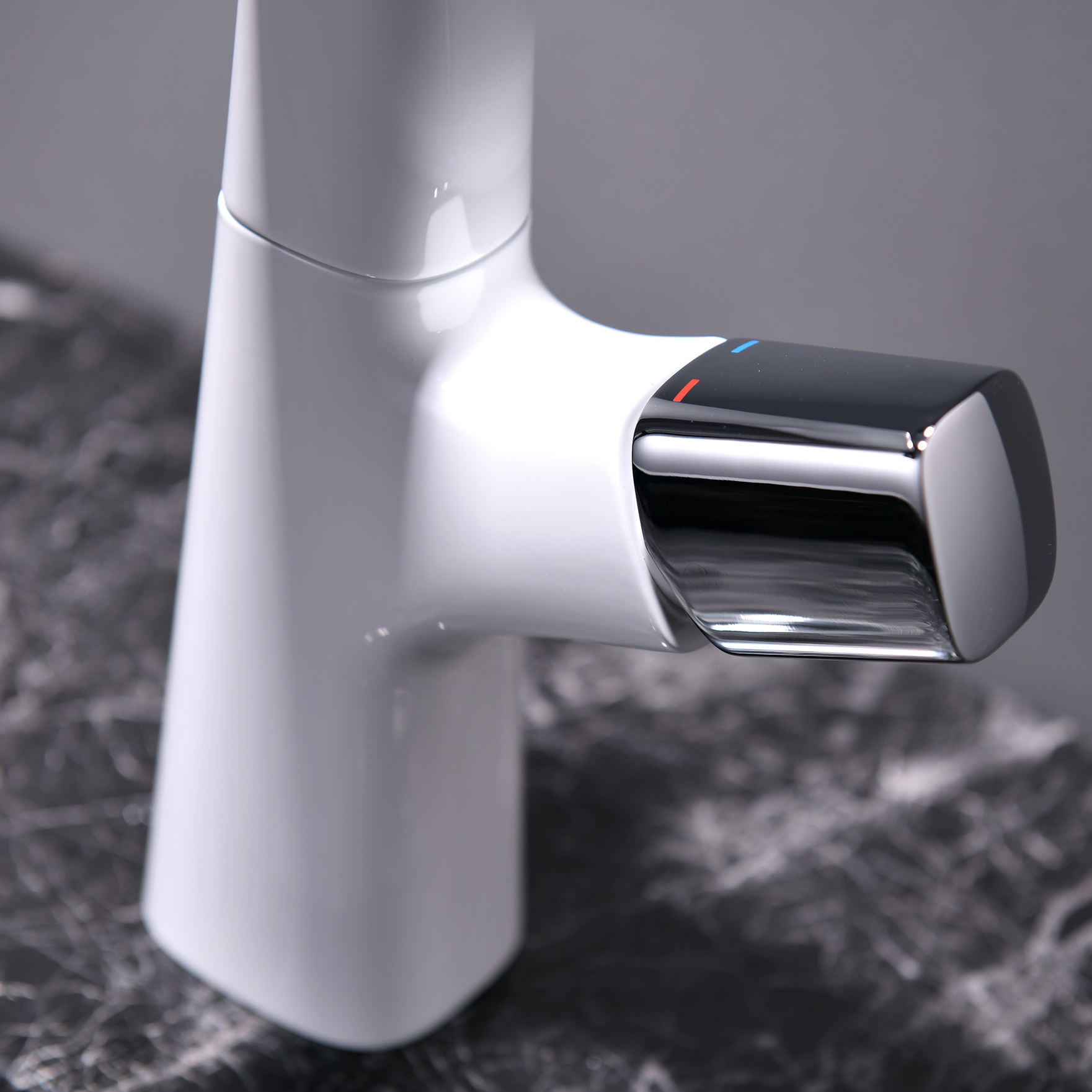 partes del grifo del lavabo del ba&ntilde;o