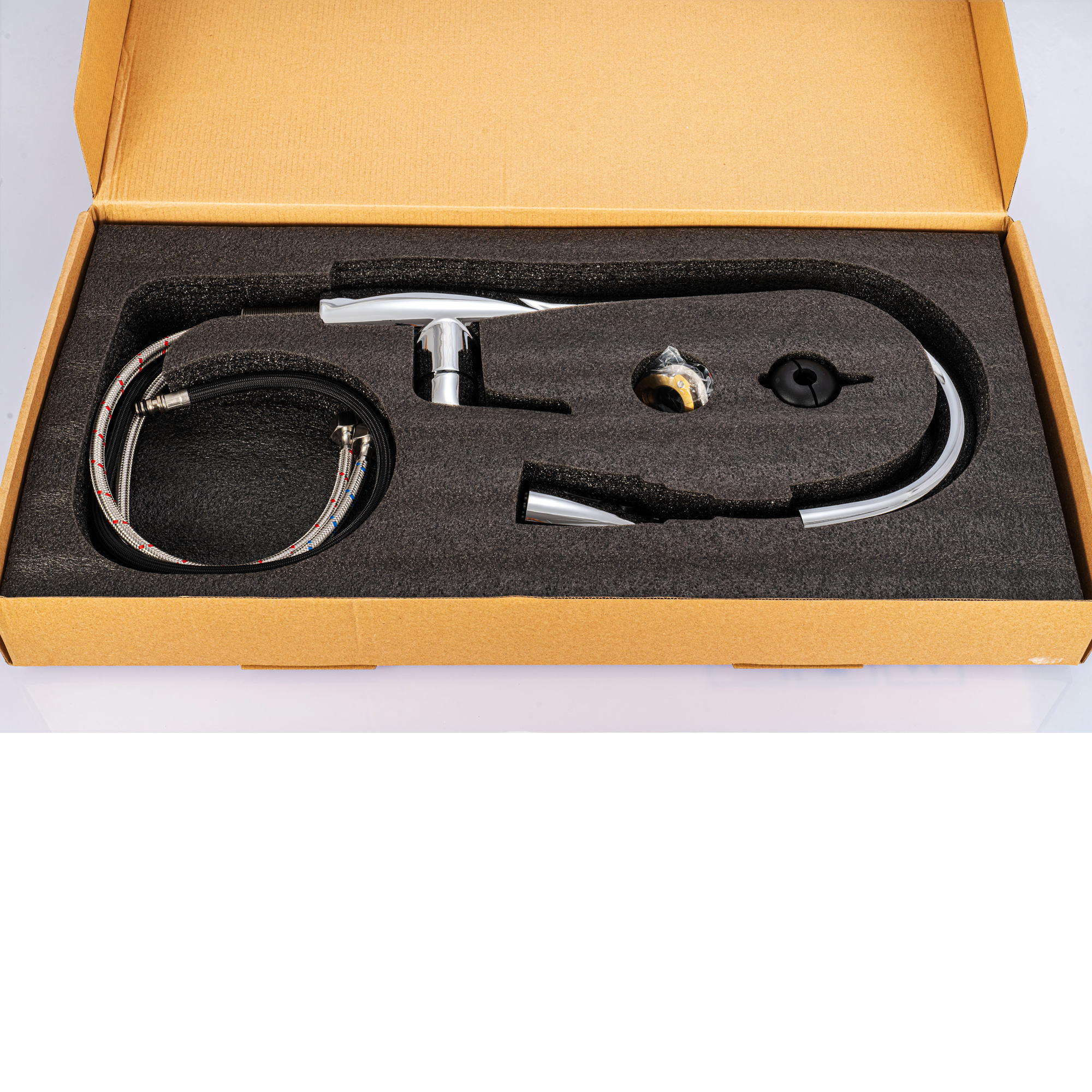 grifo de cocina de lat&oacute;n antiguo