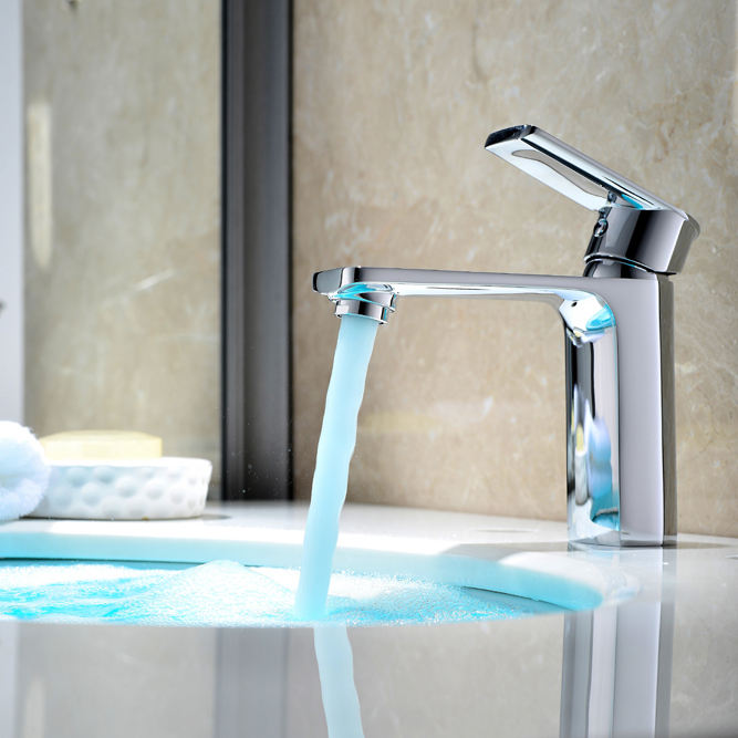 grifo de ba&ntilde;o cascada